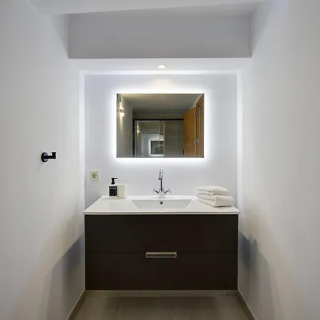 Perfect Getaway Steps From The And Old Town Appartement