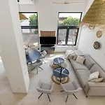 Perfect Getaway Steps From The And Old Town *