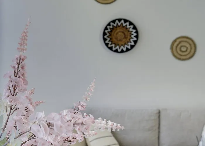 Perfect Getaway Steps From The And Old Town *