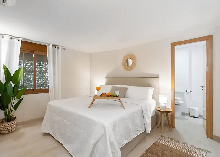 Perfect Getaway Steps From The And Old Town *