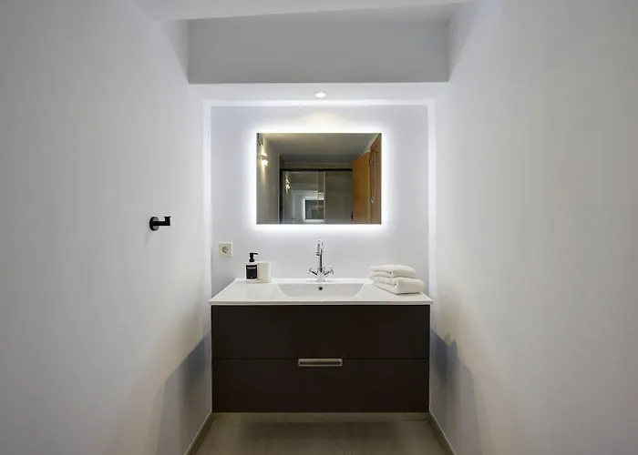 Perfect Getaway Steps From The And Old Town Apartment