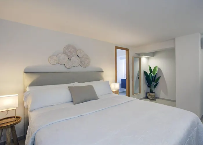 Perfect Getaway Steps From The And Old Town *